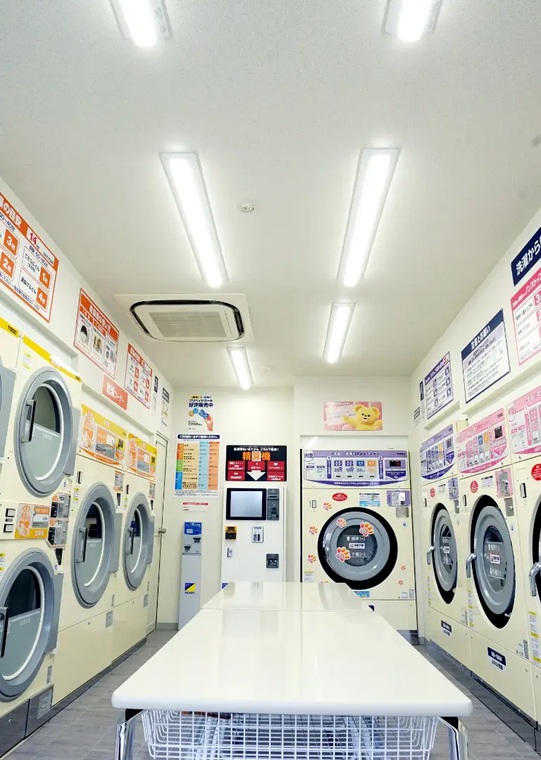 コインランドリークニッテル店内